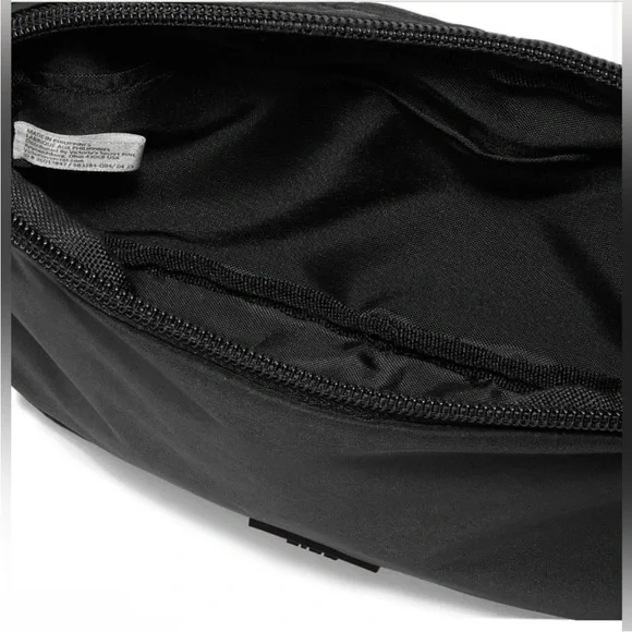 PINK Victoria’s Secret Black belt bag NWOT - Picture 4 of 4